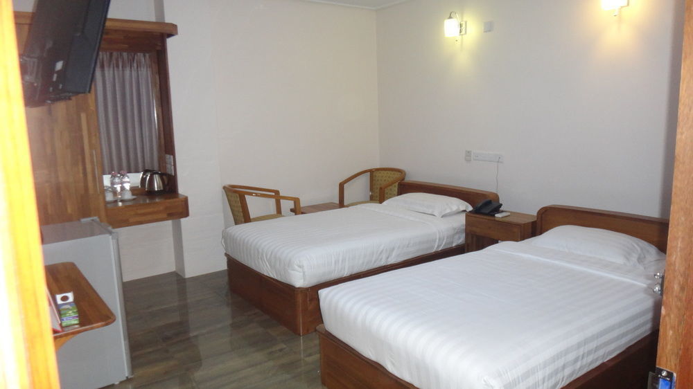 Chit Sayar Hotel Yangon Luaran gambar
