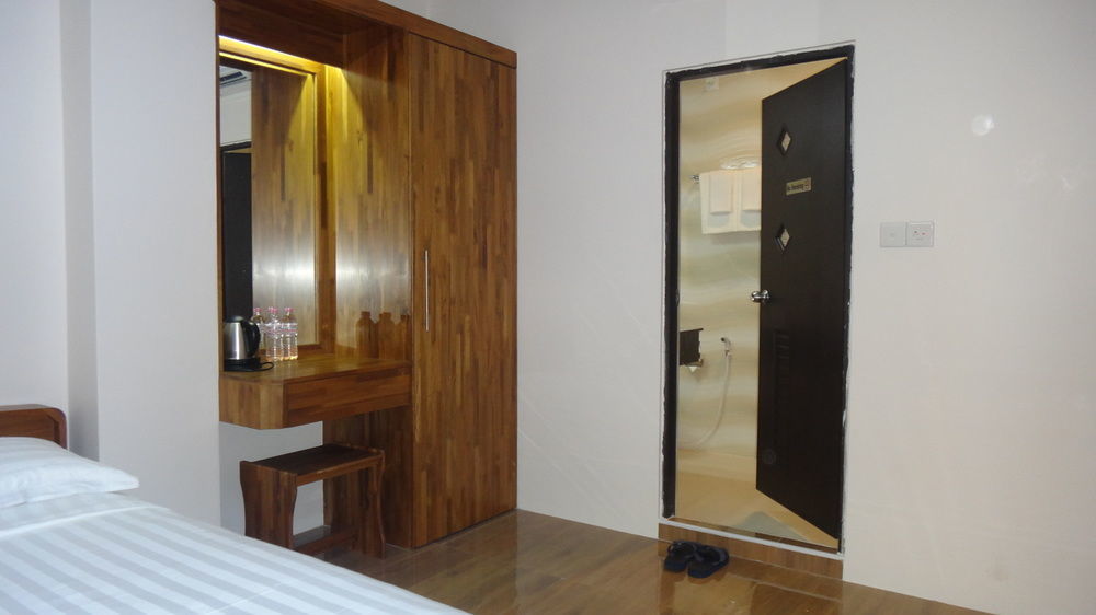 Chit Sayar Hotel Yangon Luaran gambar